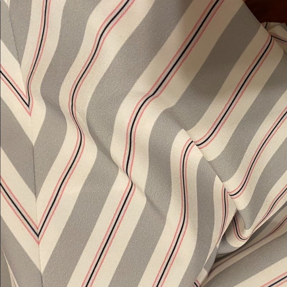 NWT ROI off the shoulder Blouson sleeve top - Picture 12 of 12